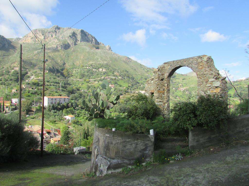 Rifugio Dei Tre Pini ξενώνας Castelmola Εξωτερικό φωτογραφία