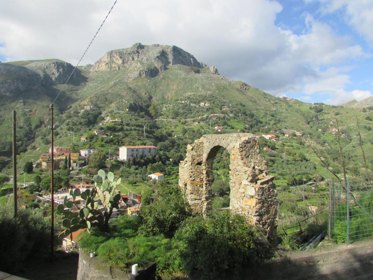 Rifugio Dei Tre Pini ξενώνας Castelmola Εξωτερικό φωτογραφία